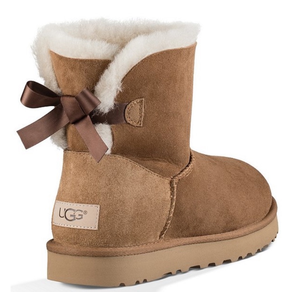 Brown Bailey bow UGG boots!